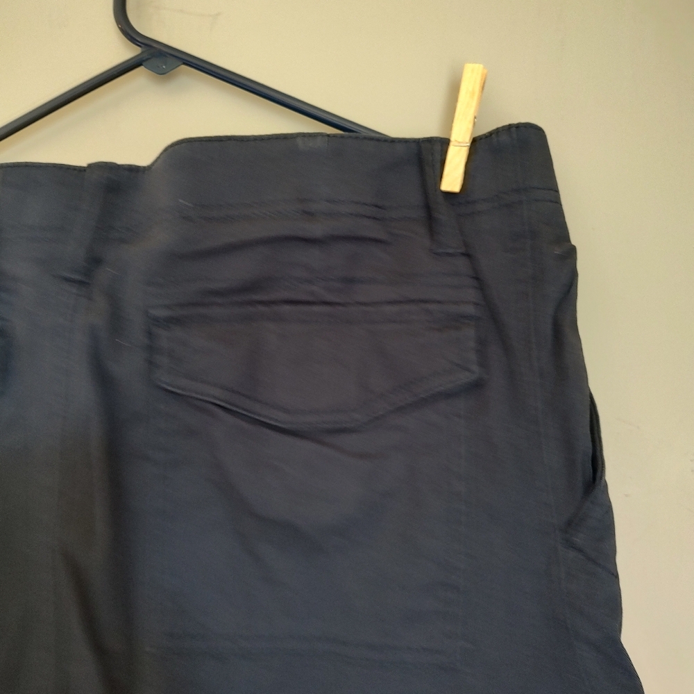 Bailey's PT. Flex-Fit Cargo Shorts - Picture 4 of 9